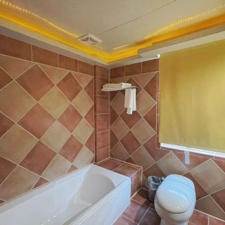 LINE_ALBUM_605.606_250204_2